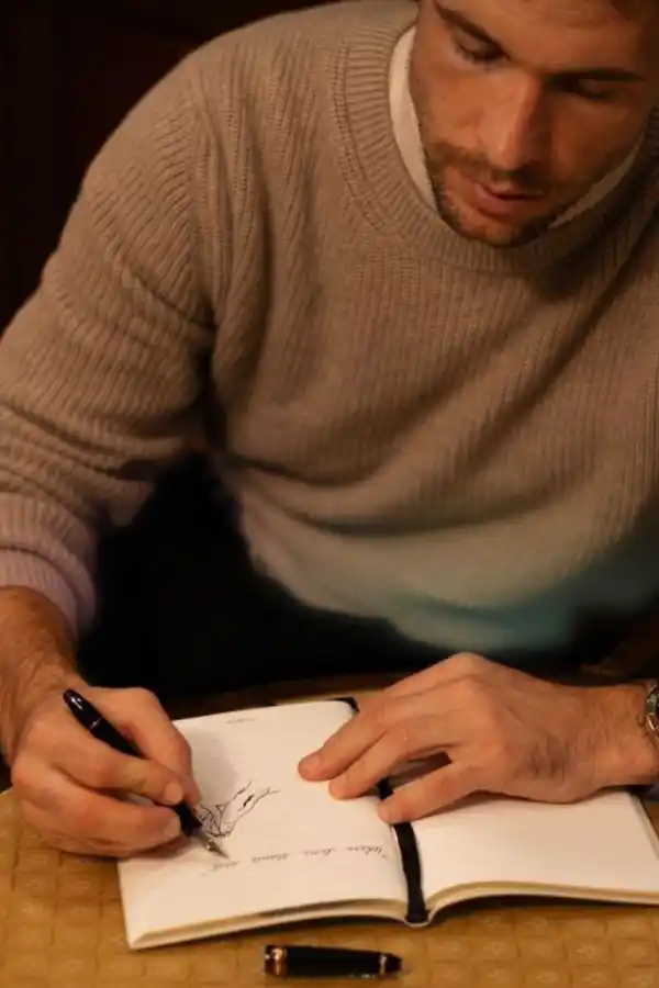 “No busques que los acontecimientos sucedan como tú quieres; desea más bien que sucedan como suceden, y todo irá bien.” – Epicteto