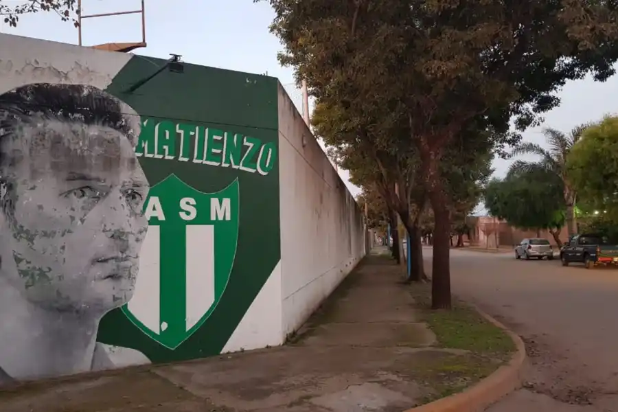 Mural en el club Matienzo, donde empezó de niño a jugar al fútbol.