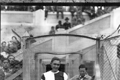 Recuerdos fotográficos: arquero y taxista, en los años 30