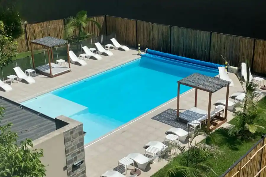 Howard Johnson Yerba Buena: tu plan invernal a la vuelta de casa