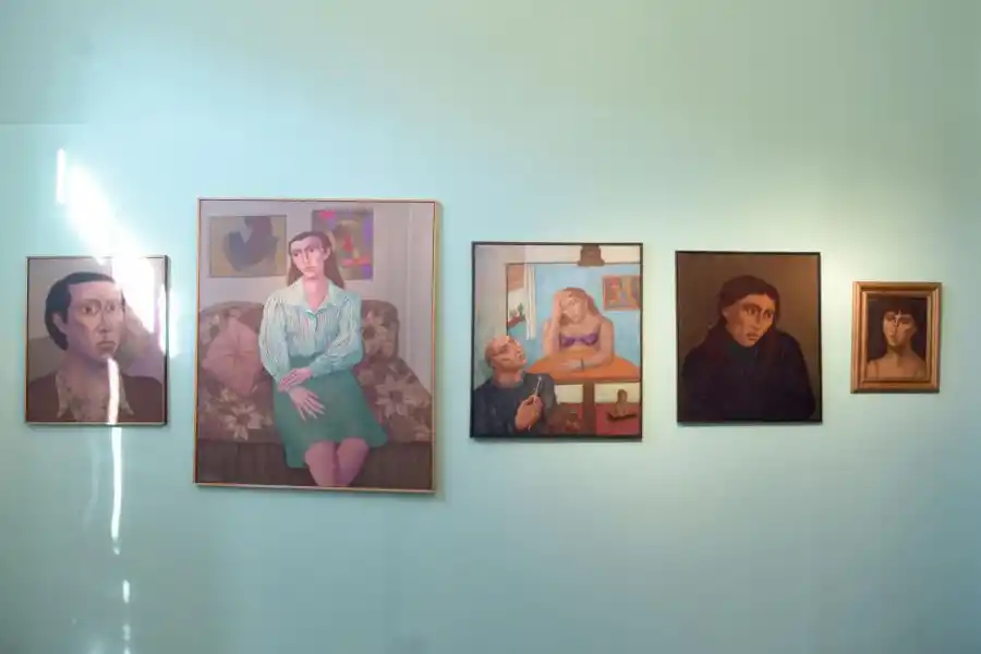 DE ANUNCIO IRAMAIN. Pinturas que Tártari decidió poner en valor.