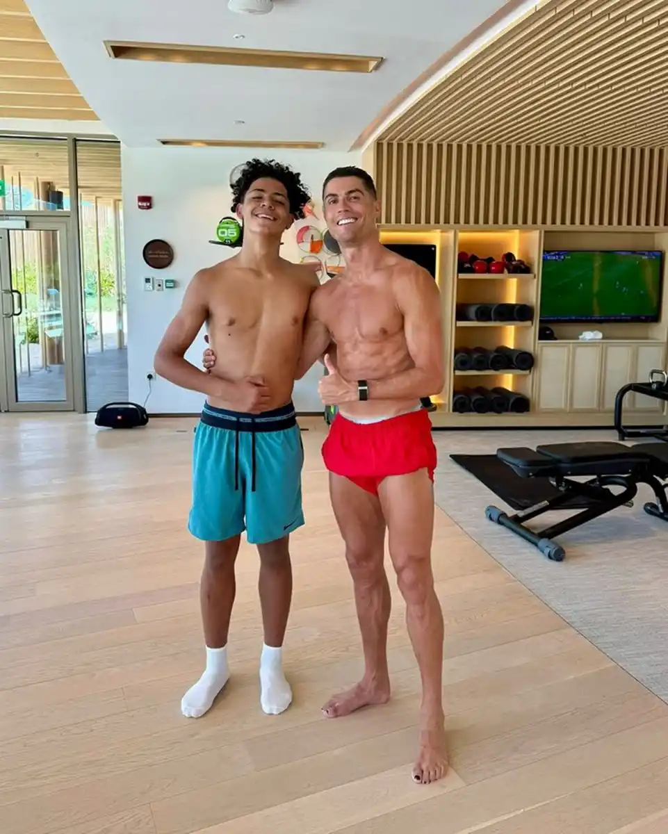 Cristiano Ronaldo subió una imagen junto a su hijo y revolucionó las redes