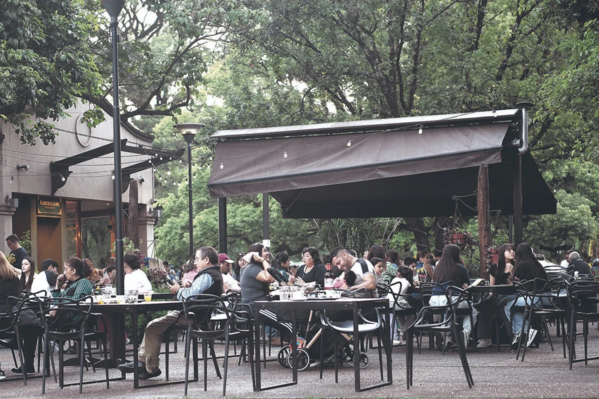 Los bares del parque 9 de Julio pagarán hasta $4 millones por ocupar el espacio público