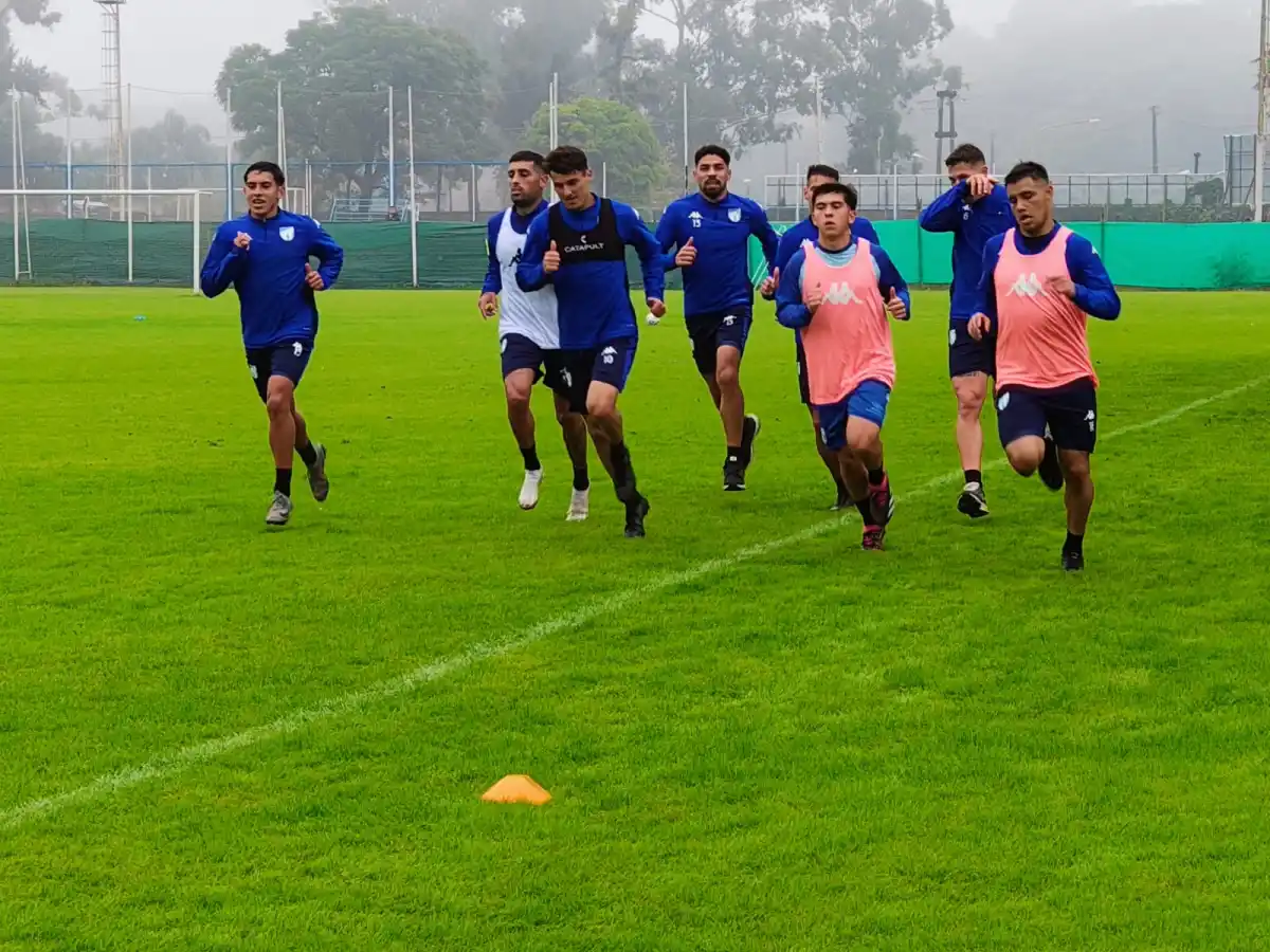 Mario Leito se reunió con Lucas Pusineri para definir el mercado de pases
