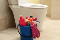 Este error al limpiar el baño es un caldo de cultivo de bacterias, según expertas