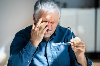 ¿Te pican y arden los ojos? La enfermedad que se confunde con una simple alergia