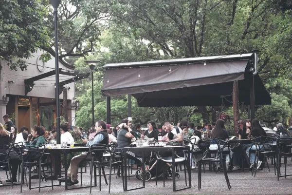 Los bares del parque 9 de Julio pagarán hasta $4 millones por ocupar el espacio público