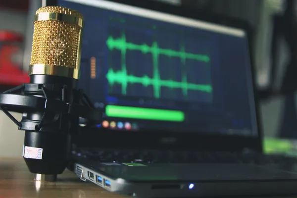¿Querés hacer un podcast o un stream? Un taller abordará el tema desde cero en Tucumán