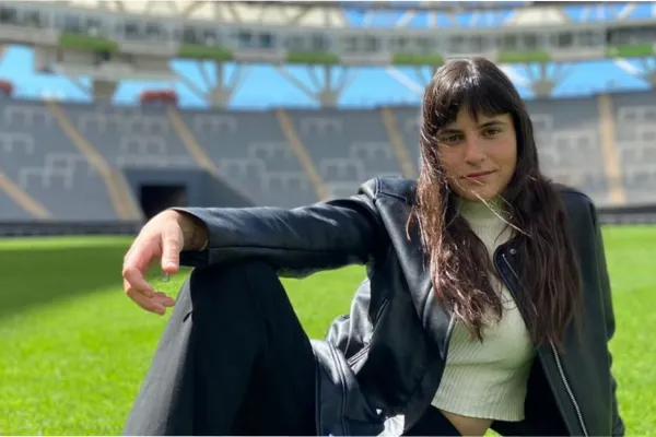 Quién es Lola del Carril: la narradora argentina que llegó al Mundial de Clubes