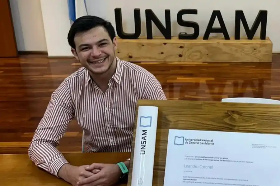 NACIDO Y CRIADO EN TUCUMÁN. En julio del 2024 recibió su título de ingeniero nuclear y ya trabaja para el mundo. / CORTESÍA LEANDRO CORONEL