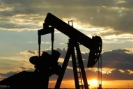 El petróleo, en fuerte alza: miedo ante la escalad militar en el conflicto Israel-Irán