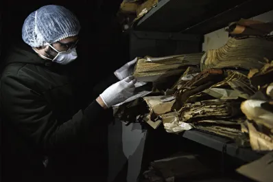 “Lo que aparece una y otra vez es el orgullo”: así renace el archivo de los talleres ferroviarios de Tafí Viejo