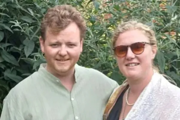 Escapó de la tragedia aérea en India tras cambiar su vuelo y tuvo una escalofriante coincidencia