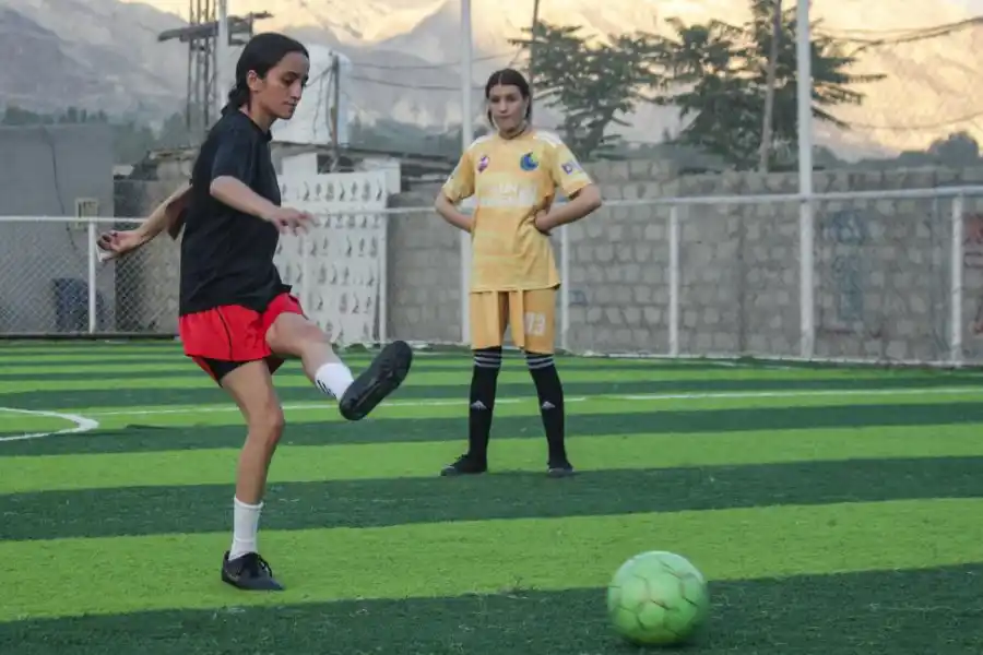 FÚTBOL. “Todos los pueblos tienen un equipo de mujeres”, dicen.
