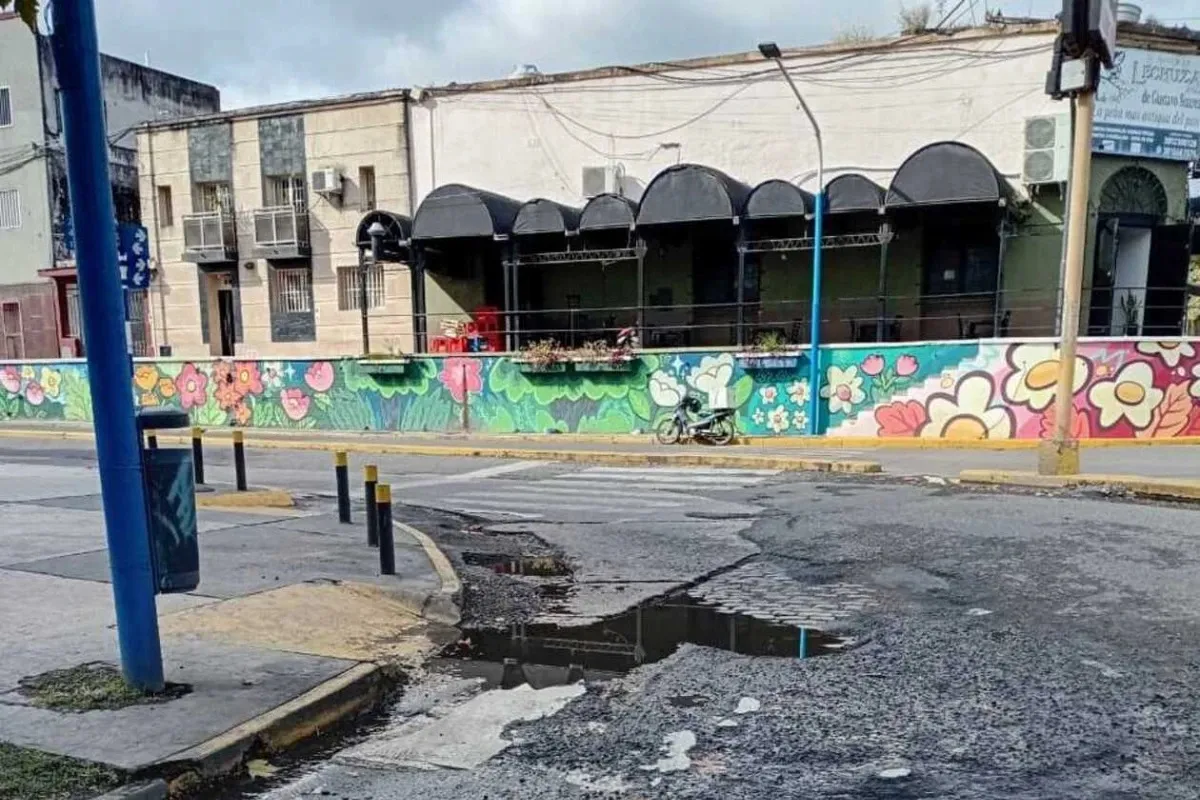 Reparan los baches de Marco Avellaneda y 24 de Septiembre, pero la Municipalidad acusa a la SAT