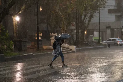 Semana corta con alertas por tormentas intensas y viento fuerte: ¿cuándo llega el frío invernal al país?