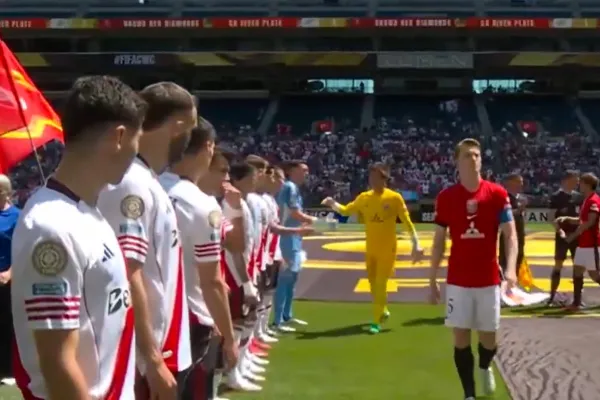Del desprecio al arrepentimiento: el gesto del capitán de Urawa Diamonds que enfureció a River