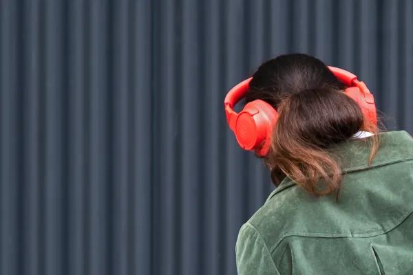 600x400_escuchar-digital-news-report-da-nuevas-pistas-sobre-preferencias-consumo-informacion--unsplash-1088354-004125.webp