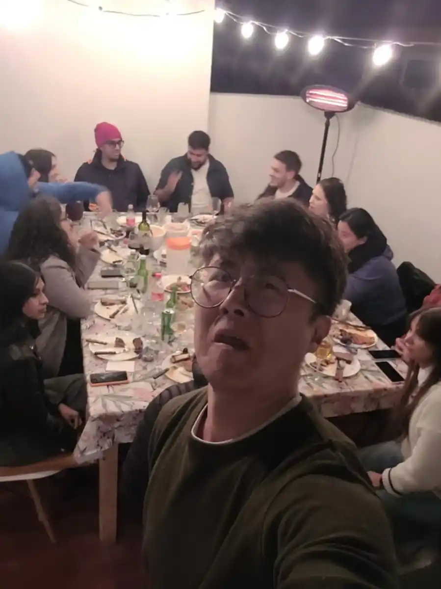 Asados para solos y solas: la original propuesta de un coreano que arrasa en redes