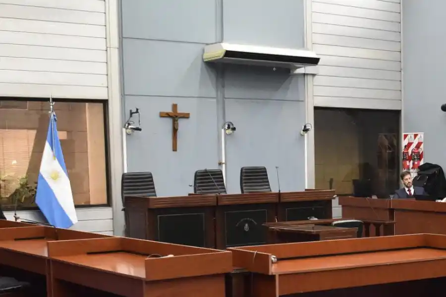 SIN PRESENCIA FÍSICA. Los jueces atendieron la audiencia de modo virtual.