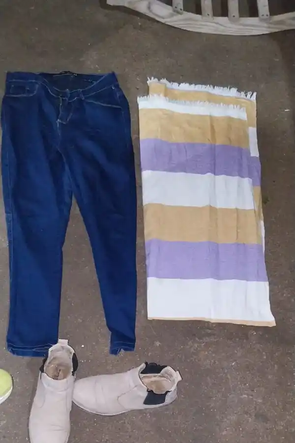 Pertenencias de la aprehendida durante los allanamientos. 