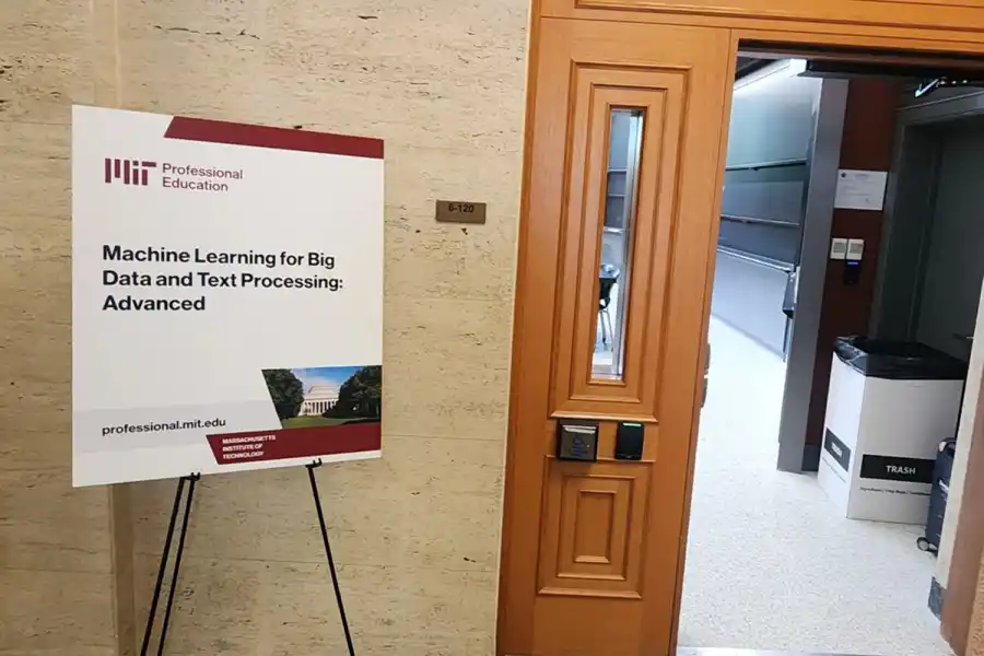 PROGRAMA INTENSIVO. El tucumano planea rendir en dos meses las materias pensadas para tres años de cursado. / CORTESÍA JULIÁN LUNA PASTORE