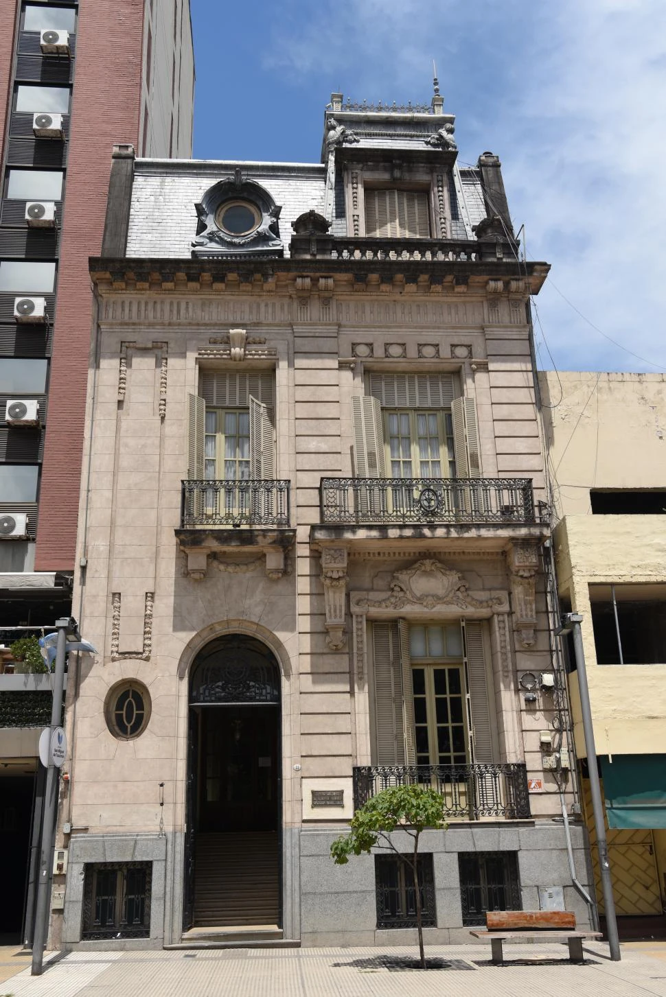 DESDE 1912. La Casa Cainzo es un faro cultural de la provincia.