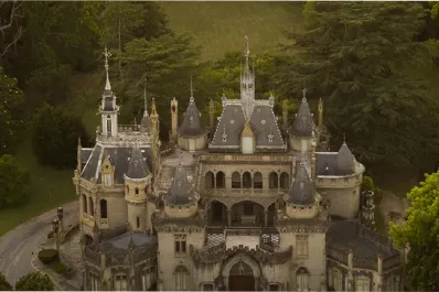 La enigmática historia del Castillo de Naveira, una colosal estructura escondida en un bosque argentino