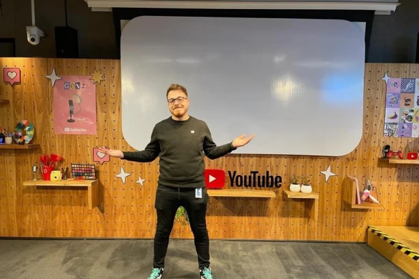 De Filo y Letras a YouTube: la historia de un tucumano que trabaja en el centro del mundo del streaming