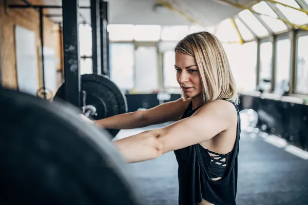 Los dos tipos de ejercicios que hay que combinar para perder peso