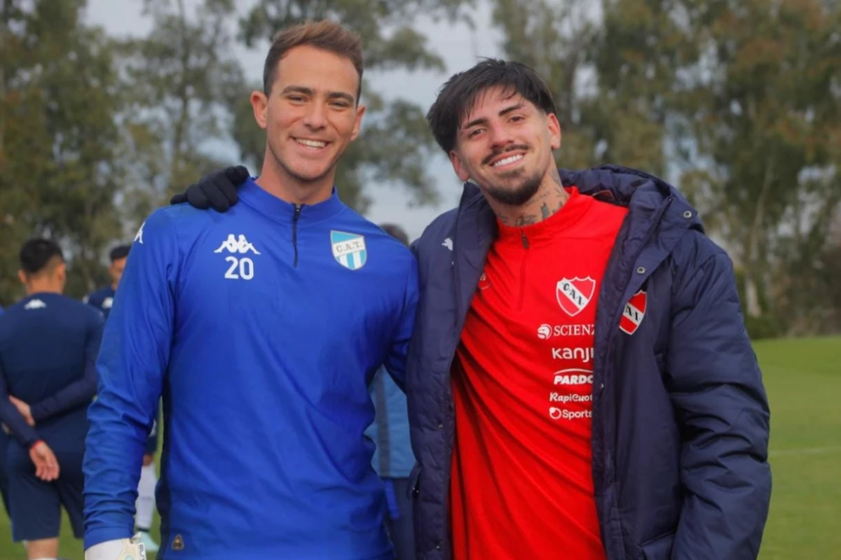 Pato Albornoz se reencontró con Kevin Lomónaco; ambos fueron compañeros de inferiores en Lanús.