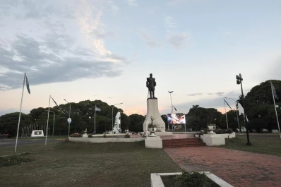 ¿Le devolvemos la calle a Roca o lo bajamos del bronce?