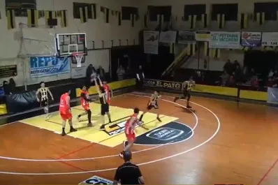 Video: otro tucumano anotó un triple de aro a aro al estilo de Emiliano Lezcano