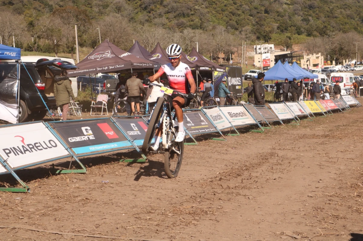 ¡A FESTEJAR! “Álvarito” Macías mostró un gran nivel y se adjudicó la clasificación general del Abierto Argentino.