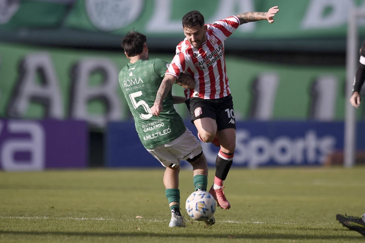 MOVEDIZO. Juan Cuevas fue clave para la generación de juego en Caballito.