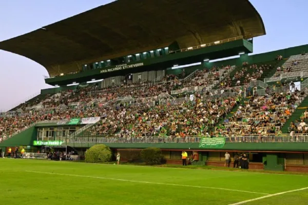 Ferro, atrapado en el ascenso: 25 años de frustraciones y un grito que se repite