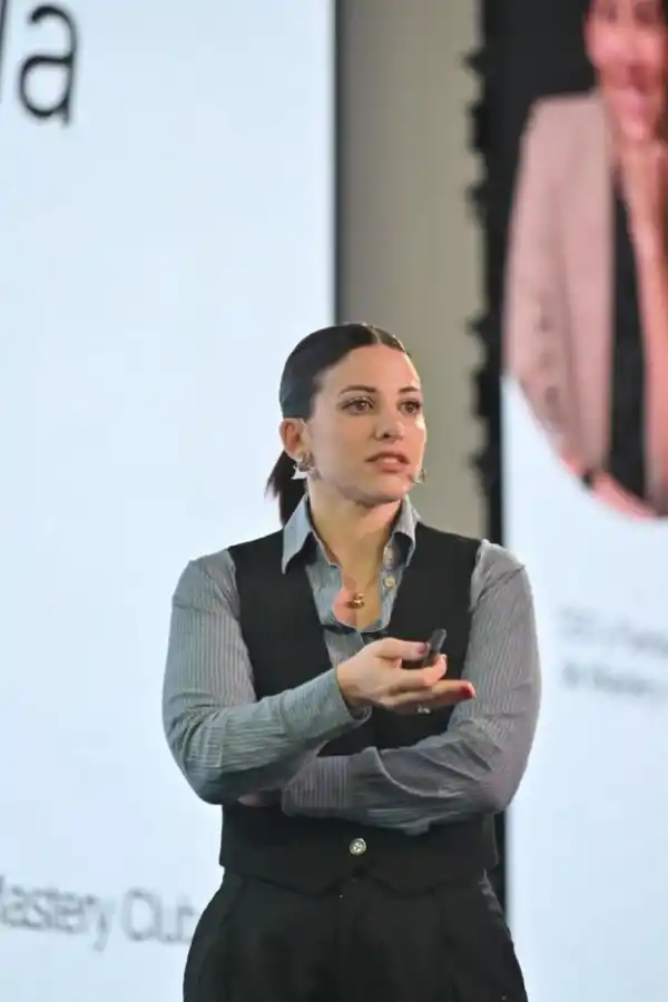 EMPRENDEDORA. Sofía Contreras asesora a empresas, es escritora y también da consejos sobre productividad y desarrollo a sus seguidores en las redes.