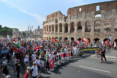 La OTAN acuerda un aumento del gasto militar de hasta el 5%