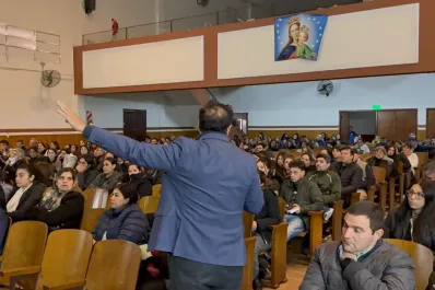 Dieron una charla sobre la hiperconexión y la conducta virtual de los adolescentes