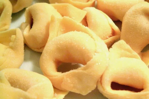 Cómo hacer capeletis caseros: la receta invernal fácil, económica y deliciosa