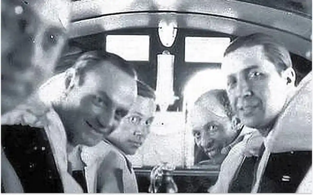 Foto tomada entre los músicos en el avión minutos antes de perder la vida