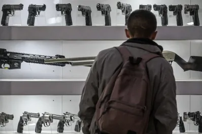 El Gobierno vuelve a facilitar el acceso a las armas: eliminó un trámite y el pago de una tasa