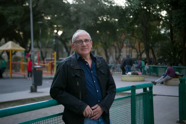 Lleva 35 años en Tucumán, cumplió un sueño en San Martín y asegura que el amor no se va