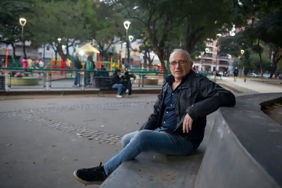 Lleva 35 años en Tucumán, cumplió un sueño en San Martín y asegura que el amor no se va