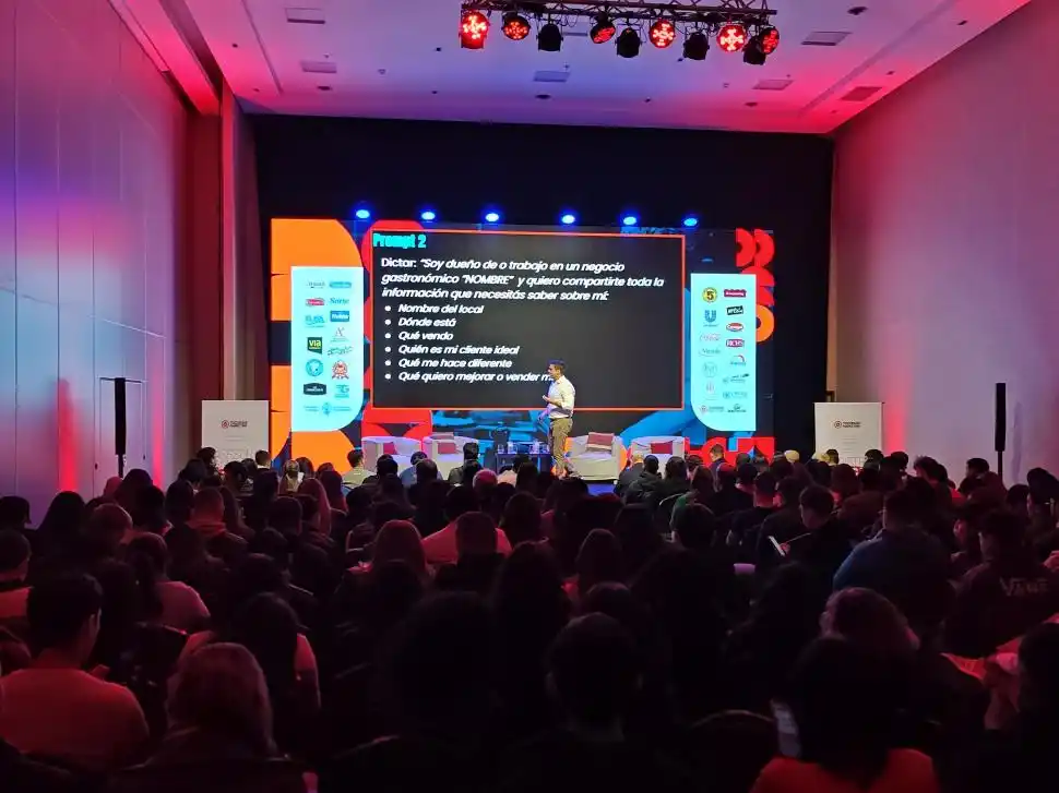 A SALA LLENA. Los organizadores resaltaron la gran concurrencia.