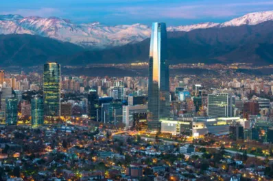 El sueldo promedio en Santiago de Chile es el más alto de la región y supera a Río y Buenos Aires