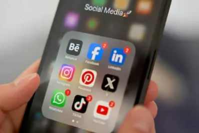 Estados Unidos exige redes sociales “públicas” a quienes pidan visa de estudiante