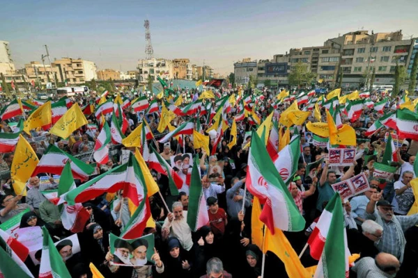 El alto el fuego entre Israel e Irán comenzó a los tropezones