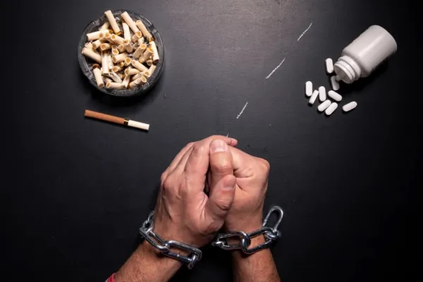 “Acompañar es sostener”: una campaña que interpela el castigo con cuidado en la lucha contra las adicciones en Tucumán