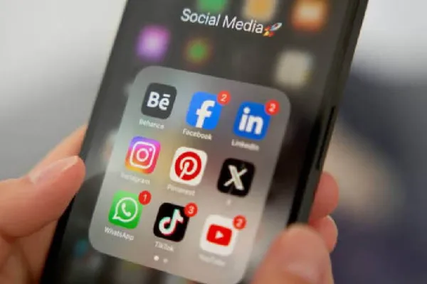 Estados Unidos exige redes sociales “públicas” a quienes pidan visa de estudiante